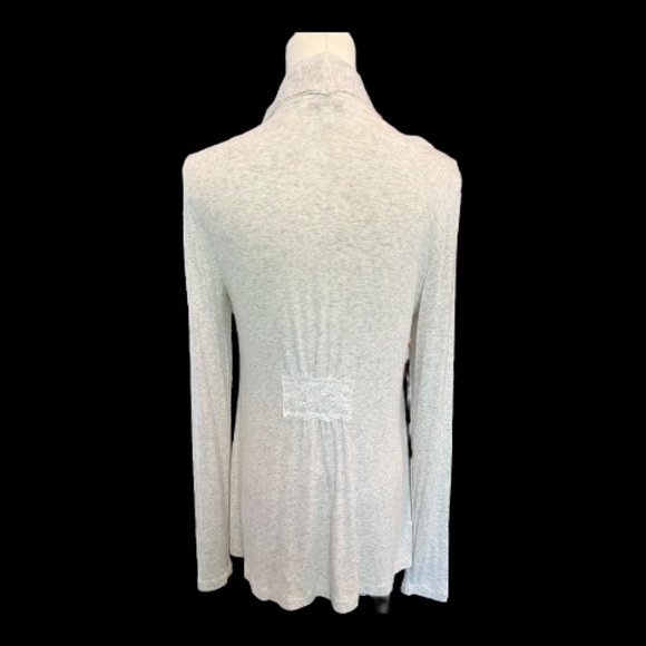 π EUC CABI Dream Waterfall Gray Oatmeal Cardigan w/ Chiffon Trim | Sz S - Picture 4 of 9